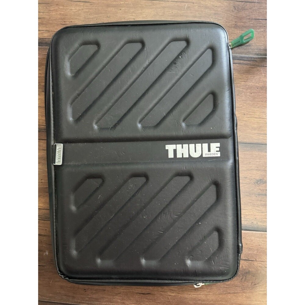 Thule Gauntlet Sleeve for 15" Apple MacBook Pro Laptop Tablet iPad Black